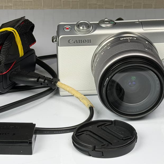 캐논 EOS M100 화이트 미러리스 카메라