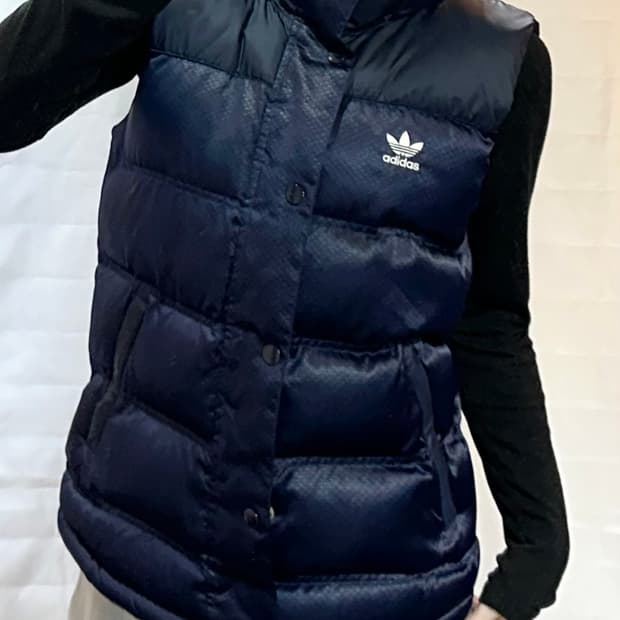 아디다스 여성용 후드퍼 네이비 패딩 조끼