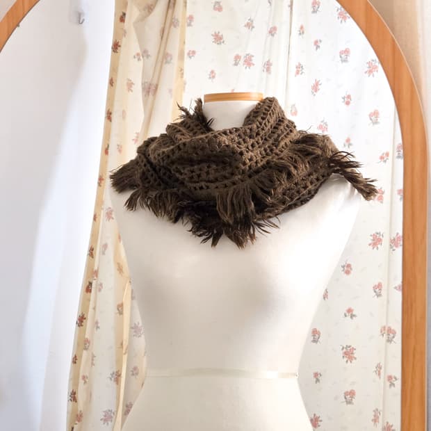 브라운 에스닉 넥워머