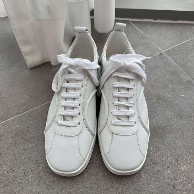 토템 레더 스니커즈 화이트