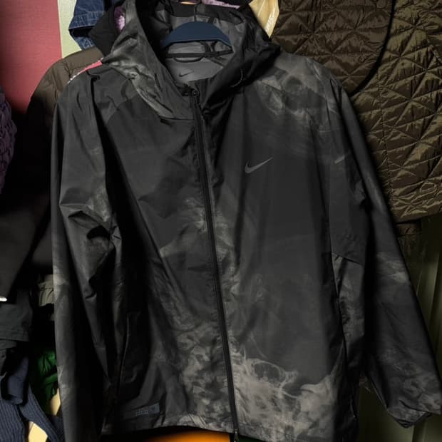 나이키 스톰핏 바람막이 L사이즈 급처