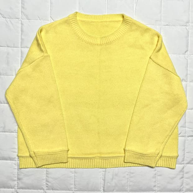 옐로우 노란색 라운드넥 니트