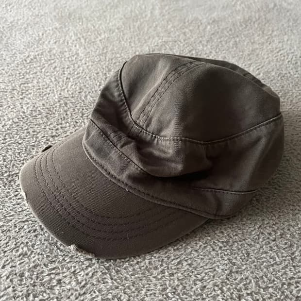 Y2k grunge cap
