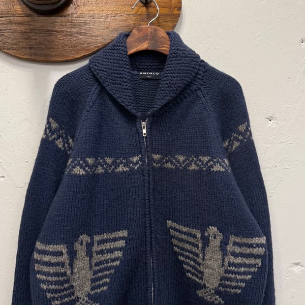 L) UNIQLO Thunderbird Pattern Zip Cardig