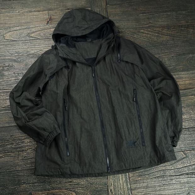 [크럼프] 오버핏 링클 나일론 후드 바람막이 자켓 딥카키 M18791