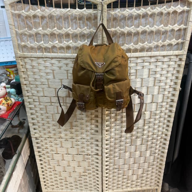정품 프라다 나일론 백팩 팝니다