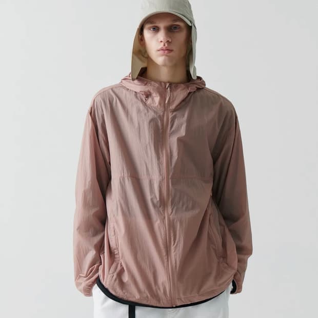 무신사스탠다드  시티레저 라이트웨이트 패커블 윈드브레이커