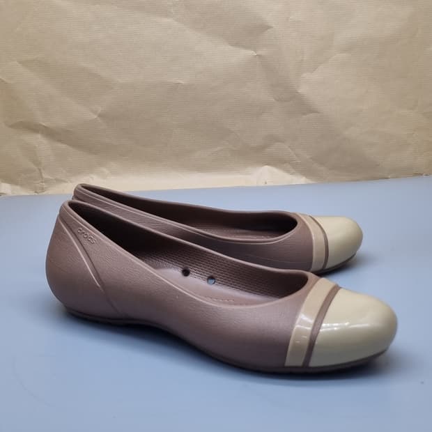 크록스 캡토 여성플랫슈즈 w6 230 