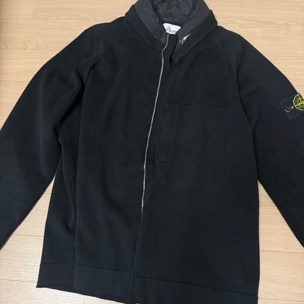 스톤아일랜드 와펜 포켓 후드집업 xl
