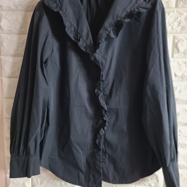 BENETTON 프릴 블라우스 네이비