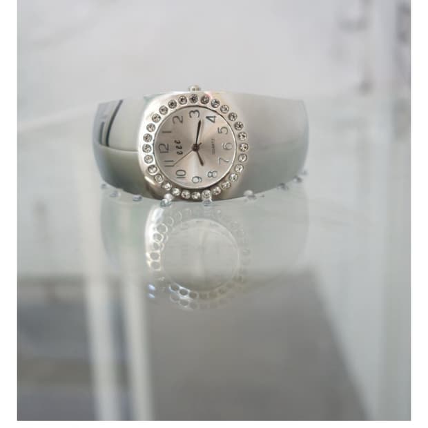 이스페이스 시계 eee.space