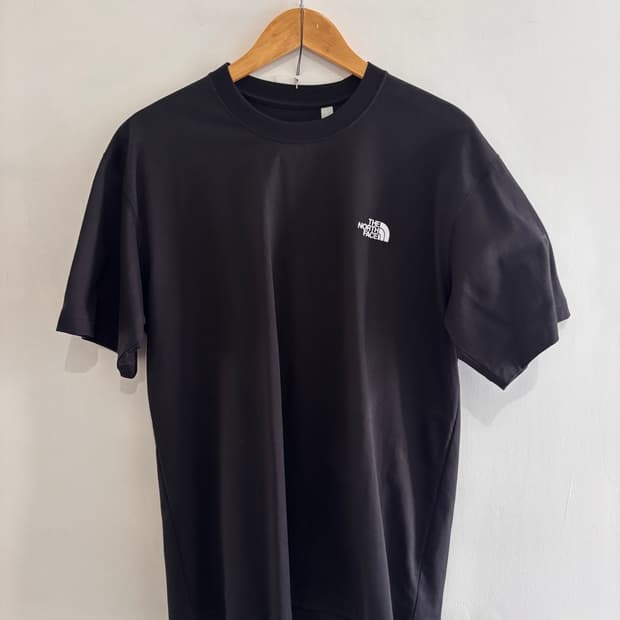 The northface short sleeve