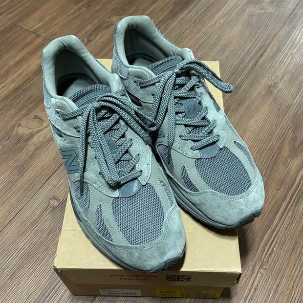 뉴발란스 991v2 디스이즈네버댓 295사이즈