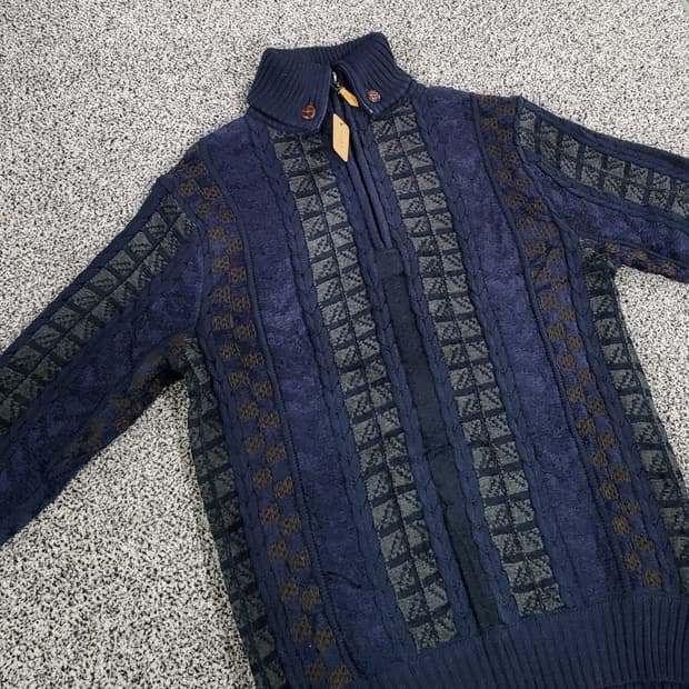 Belle Jeanne 하프집업 패턴 니트 (네이비)