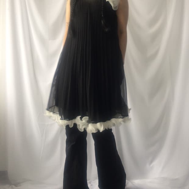 Corsage point sleeveless one piece