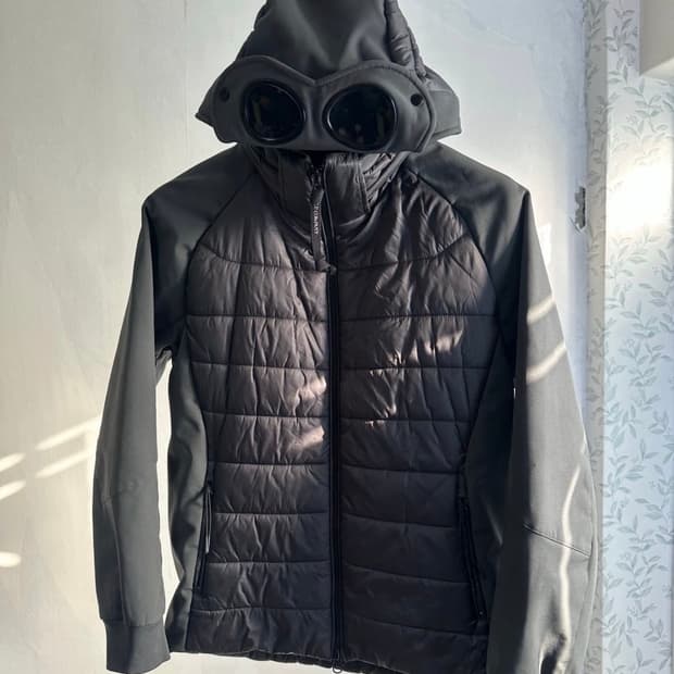 95/ 씨피컴퍼니 고글 렌즈 하이브리드 쉘 패딩