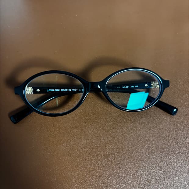 미우미우 리가드 블랙