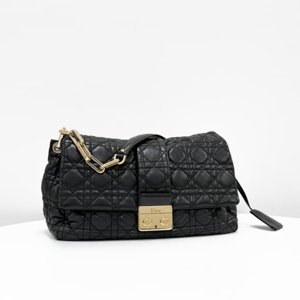 디올 까나쥬 뉴 락 레더 체인 숄더백