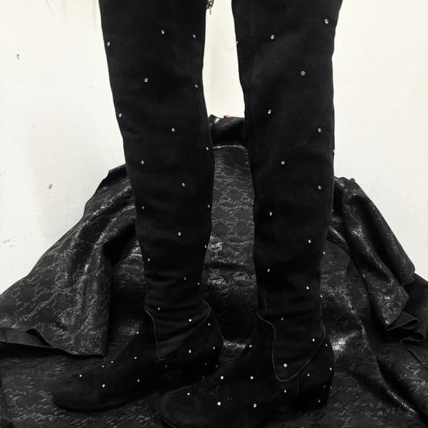 “Vintage” Y2K Mood Cubic Detail Black Lo