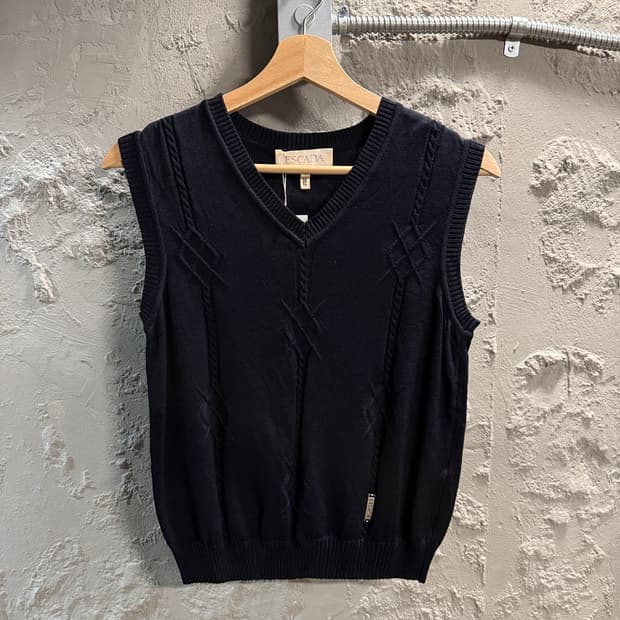 에스카다 케이블 니트 베스트 블랙 36 