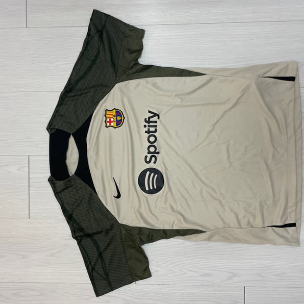나이키 바르셀로나 스포티파이 트레이닝