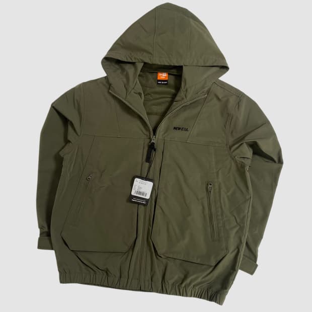 뉴에라 바람막이