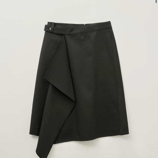 헬레네파리스 언발란스 플레어 스커트