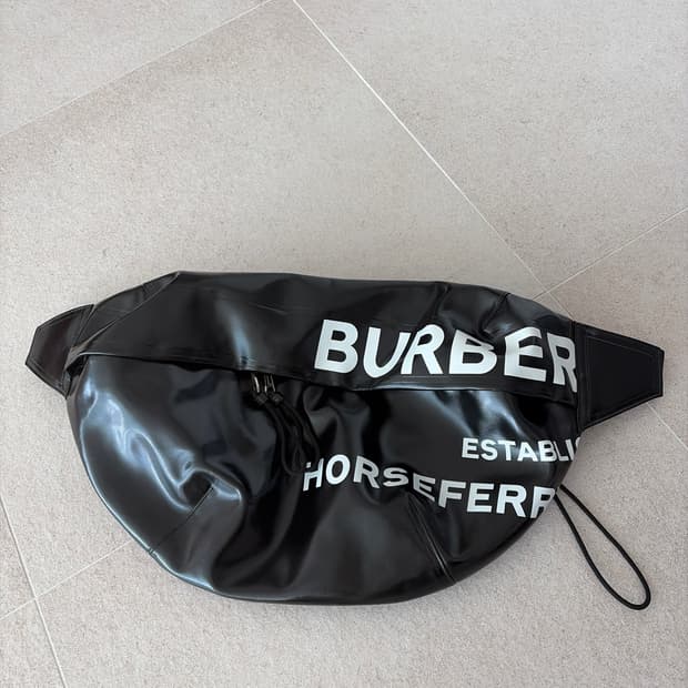 버버리 호스페리 프린트 힙색백 