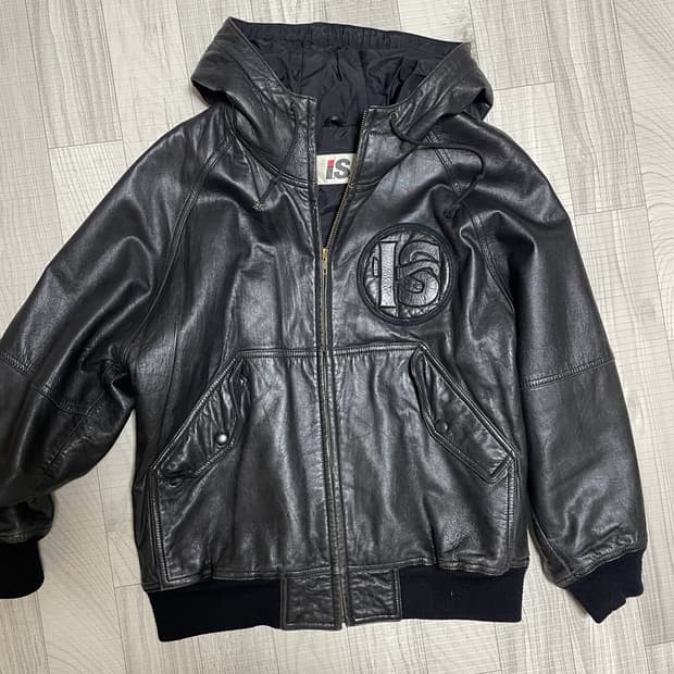 [m] 이세이미야케 80's 가죽 봄버