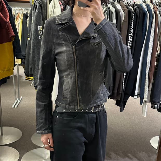 OS)Japanese vintage 여성 지퍼 흑청 트러커 데님자켓