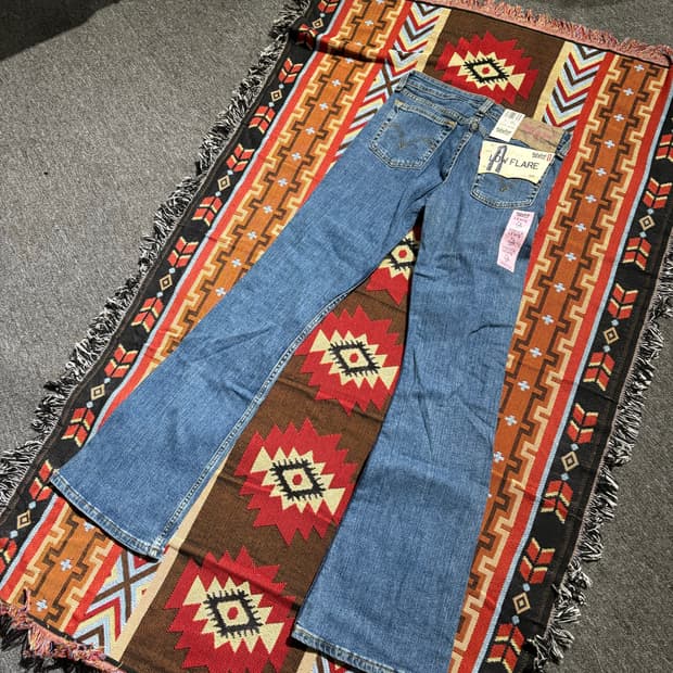 리바이스 519 로우 플레어핏 데님팬츠