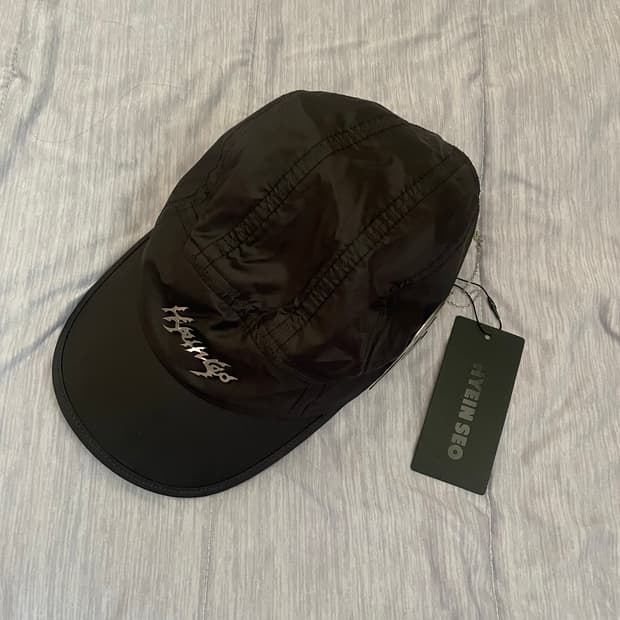 Hyein seo 혜인서 메탈 로고캡