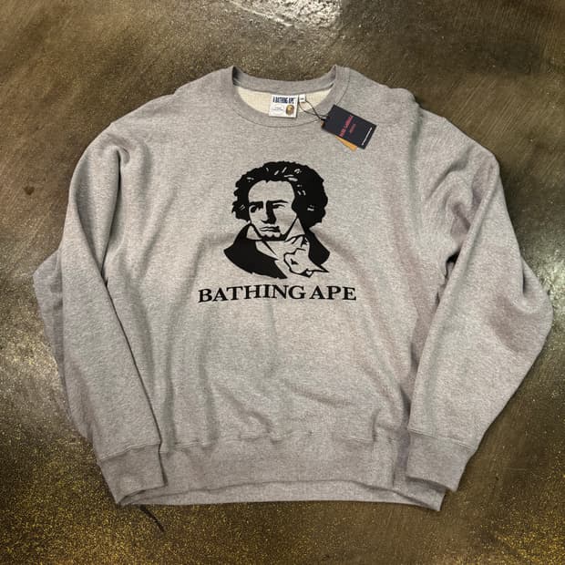 베이프 클래식 컬렉션 베토벤 스웻셔츠