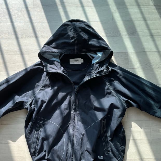 코드그라피 바람막이