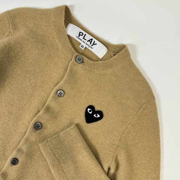 꼼데가르송 플레이 블랙와펜 베이지 가디건 xs