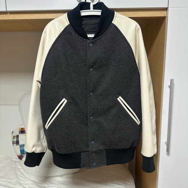 유니클로 스타디움 바시티 자켓