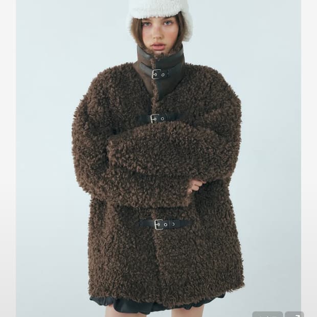 에트몽 버클 무스탕 코트 퍼자켓