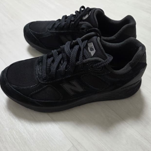 뉴발란스 1880 v1 트리플블랙