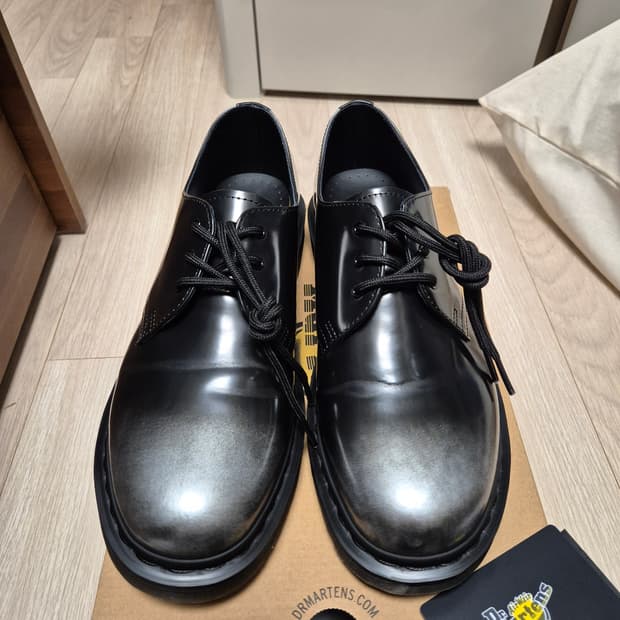 닥터마틴 1461 실버 아카디아