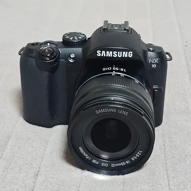 삼성 미러리스 카메라 NX10