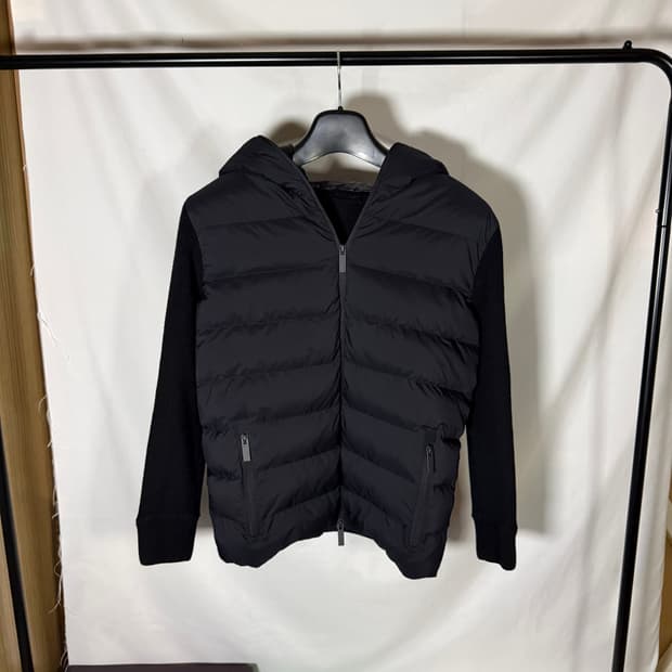 몽클레어 트리콧 패치로고 블랙 와펜 후드 니트패딩 자켓