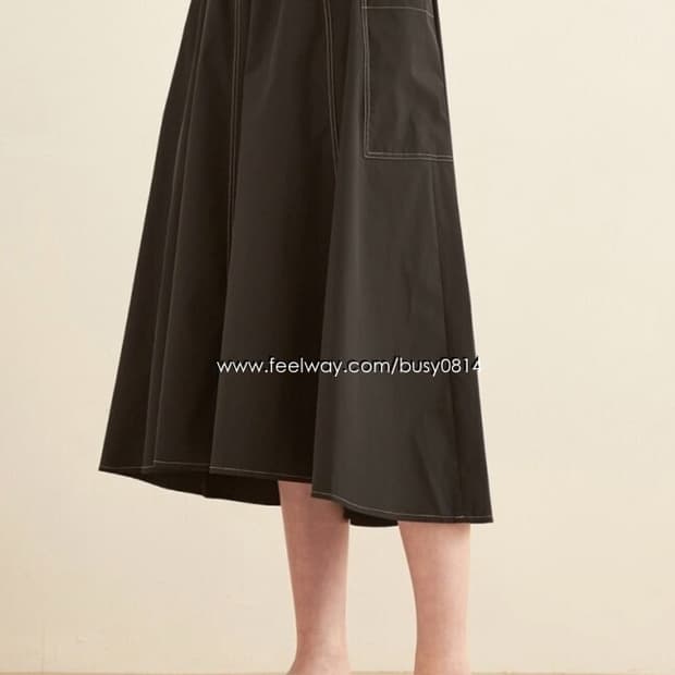 한섬 더캐시미어 2022 블랙 빅포켓 플레어 스커트 67-94사이즈