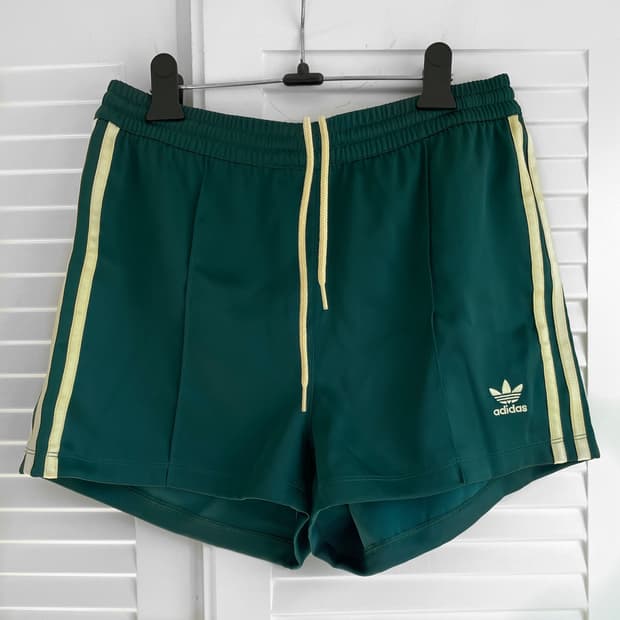 (새상품) Adidas 아디다스 새틴 트랙 쇼츠 M (정가 55,000원