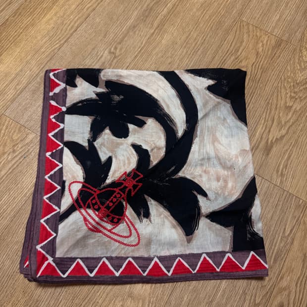 비비안웨스트우드 스카프 손수건