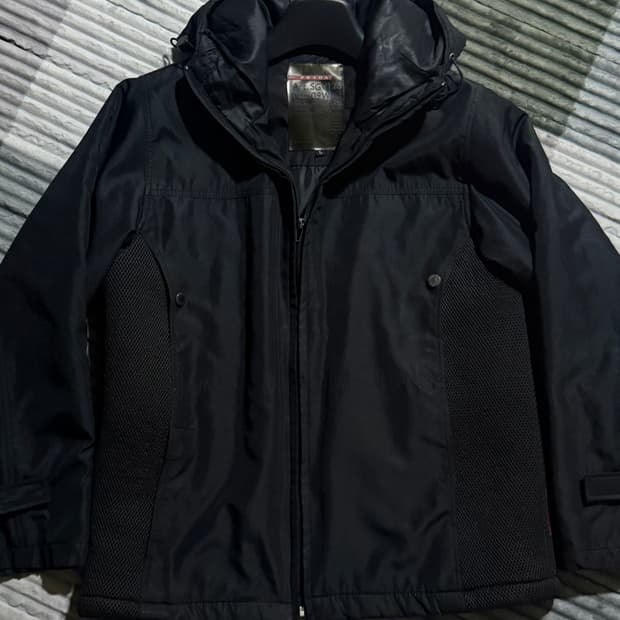 (급처) 프라다 스포츠 자켓 L 