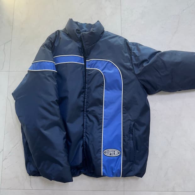 슈프림 스트라이프 퍼퍼 자켓 네이비 - 23SS
