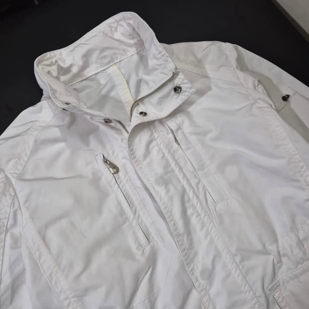 시리즈 화이트 바람막이 자켓 