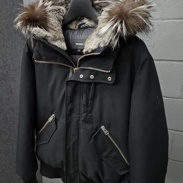 맥케이지 딕슨 실버퍼 패딩 40사이즈