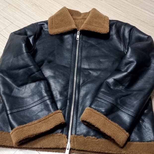 라퍼지스토어 블랙 무스탕 자켓(105)