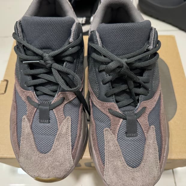 이지부스트 700 모브 260